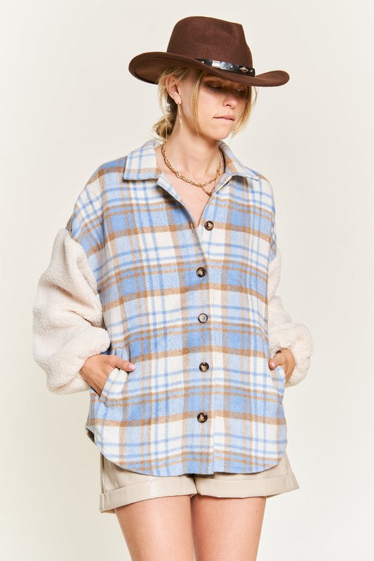 Multi plaid fuzzy sleeve jacket PLUS